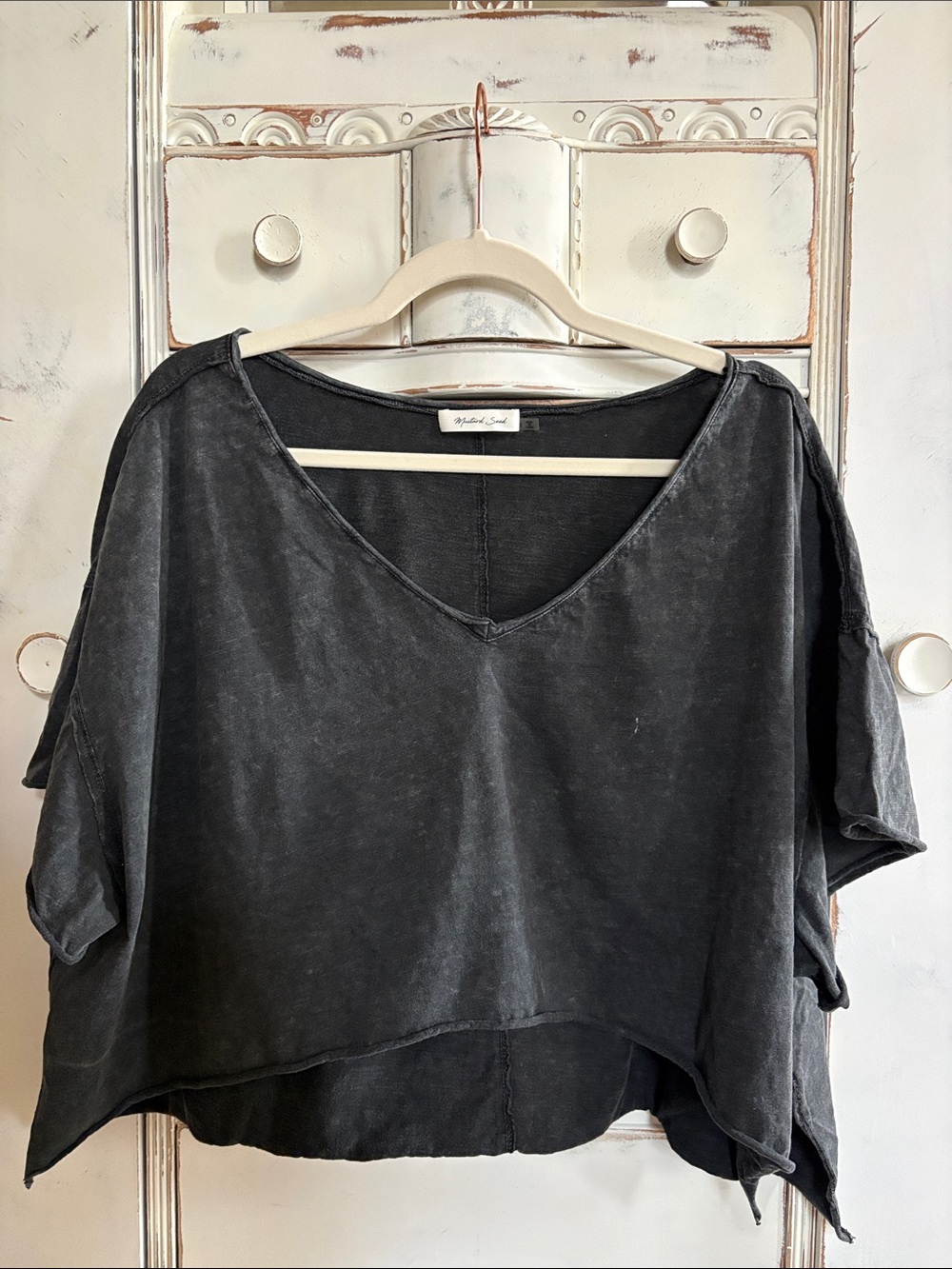 Muster Seed S Washed Black V‑Neck Boxy Women’s Top